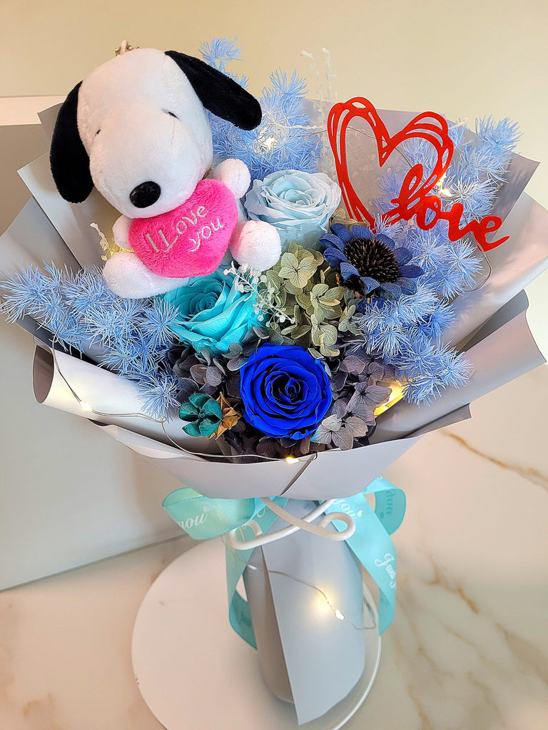 Eternal Elegance Blue Preserved Roses Bouquet With Snoopy Plush Toy